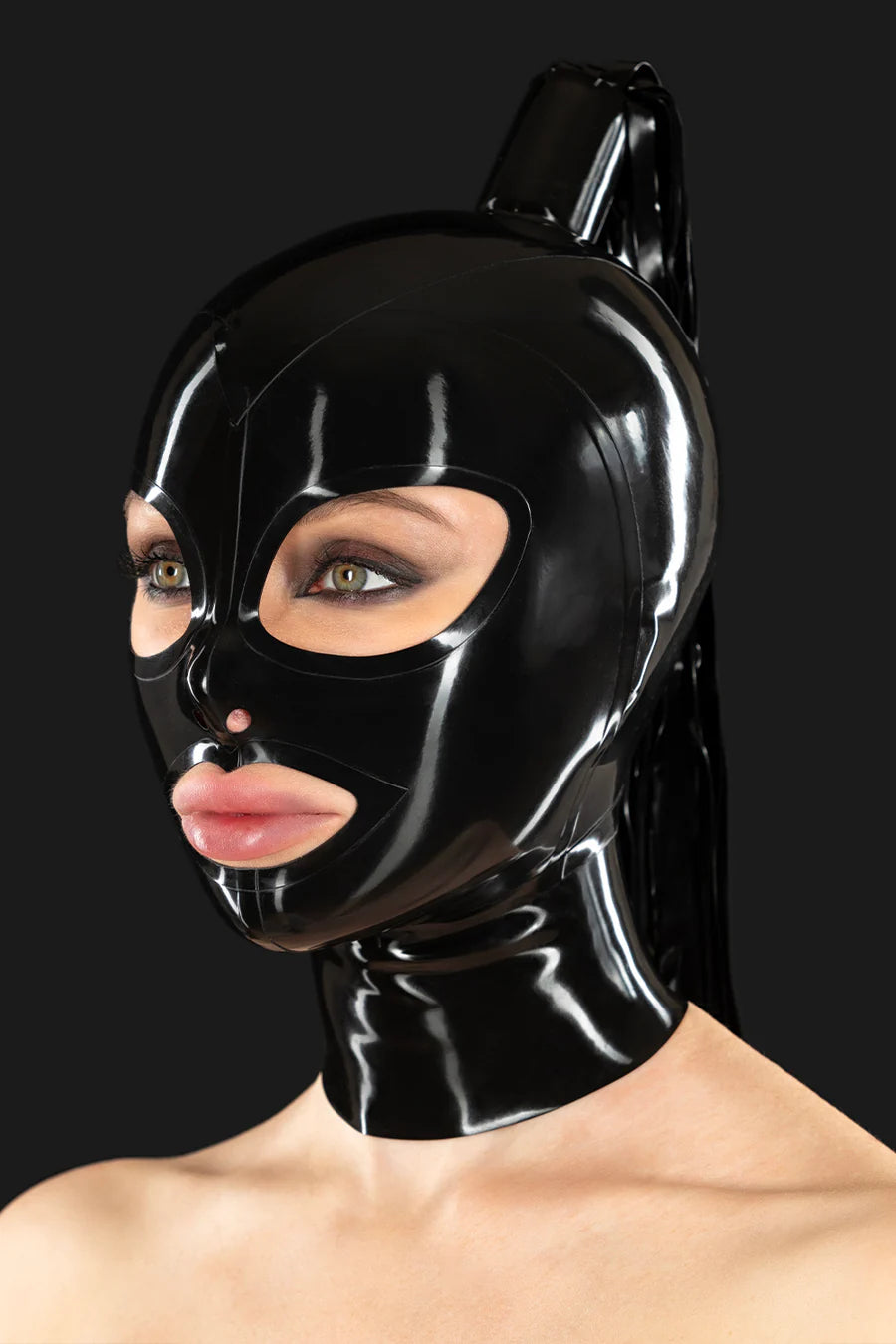 Latex Ponytail Hood – Long Latex Strip Detail