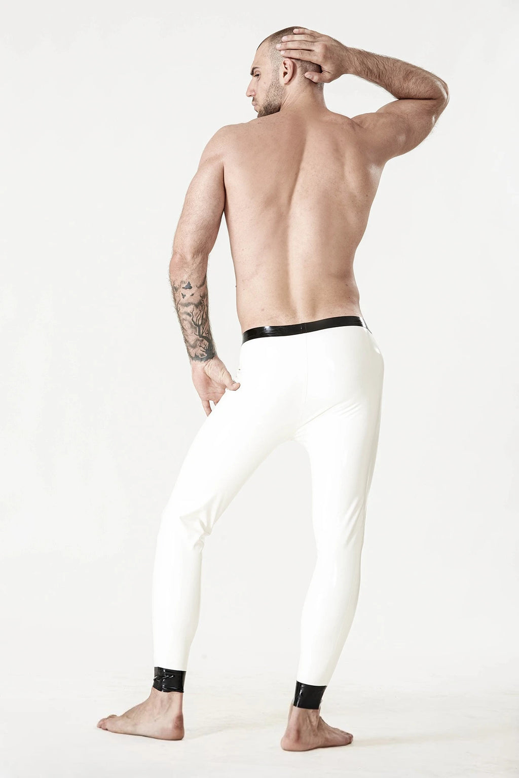 Pure White, trim color is Black KPMTL075